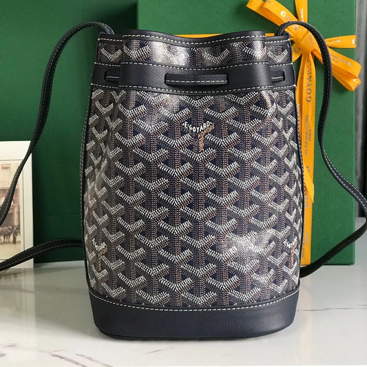 Petit Flot Bucket Bag